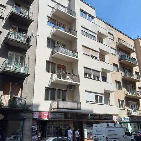 Fornax Home With Balcony Budapeszt Zewnętrze zdjęcie